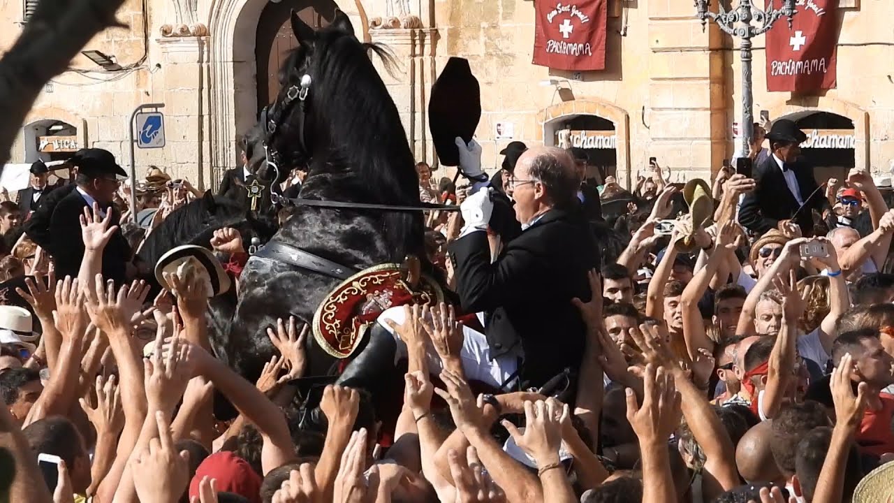 La Festa de Sant Joan en Ciutadella: Caballos y Fuegos en España
