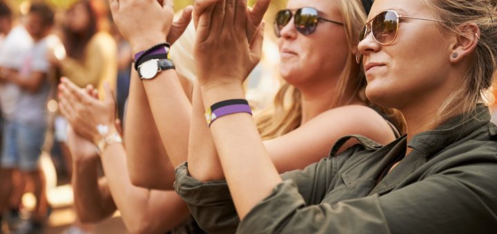 ¿Organizando un evento? Las pulseras de tela son tu mejor aliado para la marca